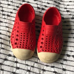 Native shoes size C7 Red